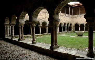 Visite de l'Abbaye de Lavaudieu, Cloître, Réfectoire et Jardins