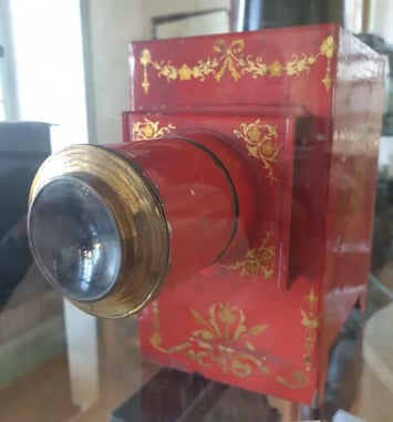 Visite de l'exposition « 200 ans d'images animées » de la lanterne magique au cinéma numérique