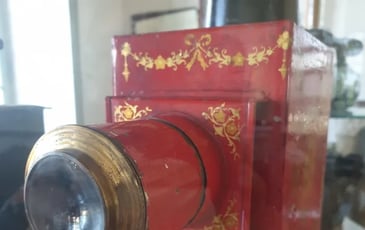 Visite de l'exposition « 200 ans d'images animées » de la lanterne magique au cinéma numérique