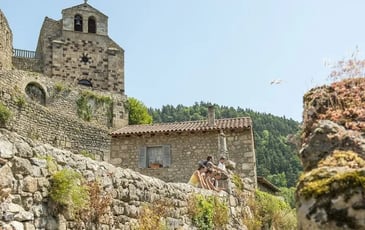 Visite libre de la Chapelle et du village de Chalencon