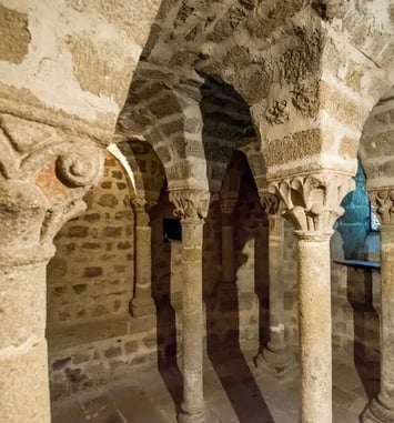Visite de l'église, de la crypte, et du Bourg