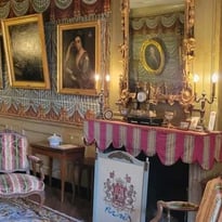 Visite des salons du Château du Thiolent